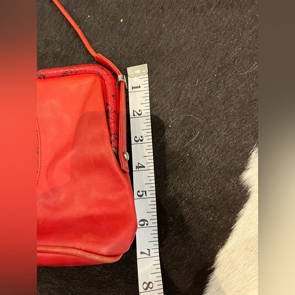 VINTAGE Italian Red Leather Shoulder Strap Purse with Snakeskin Leather Details - Picture 12 of 13